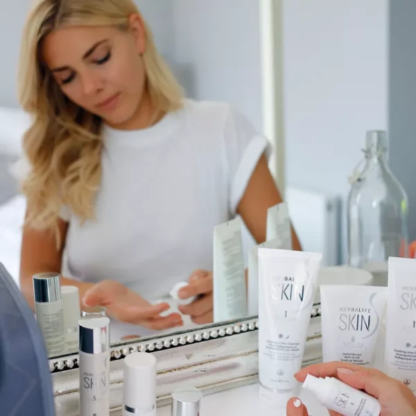 Li Woman Mirror Skin Products